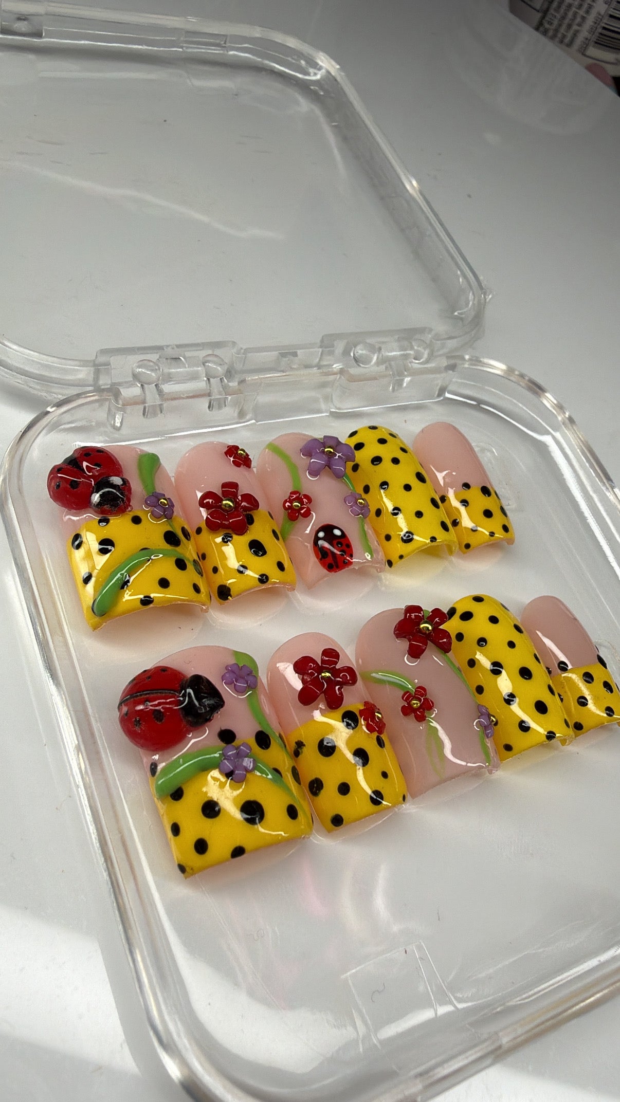 Lady Dots 🐞